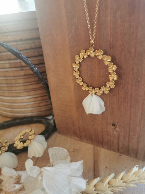 collier-ariell-grand-boucles